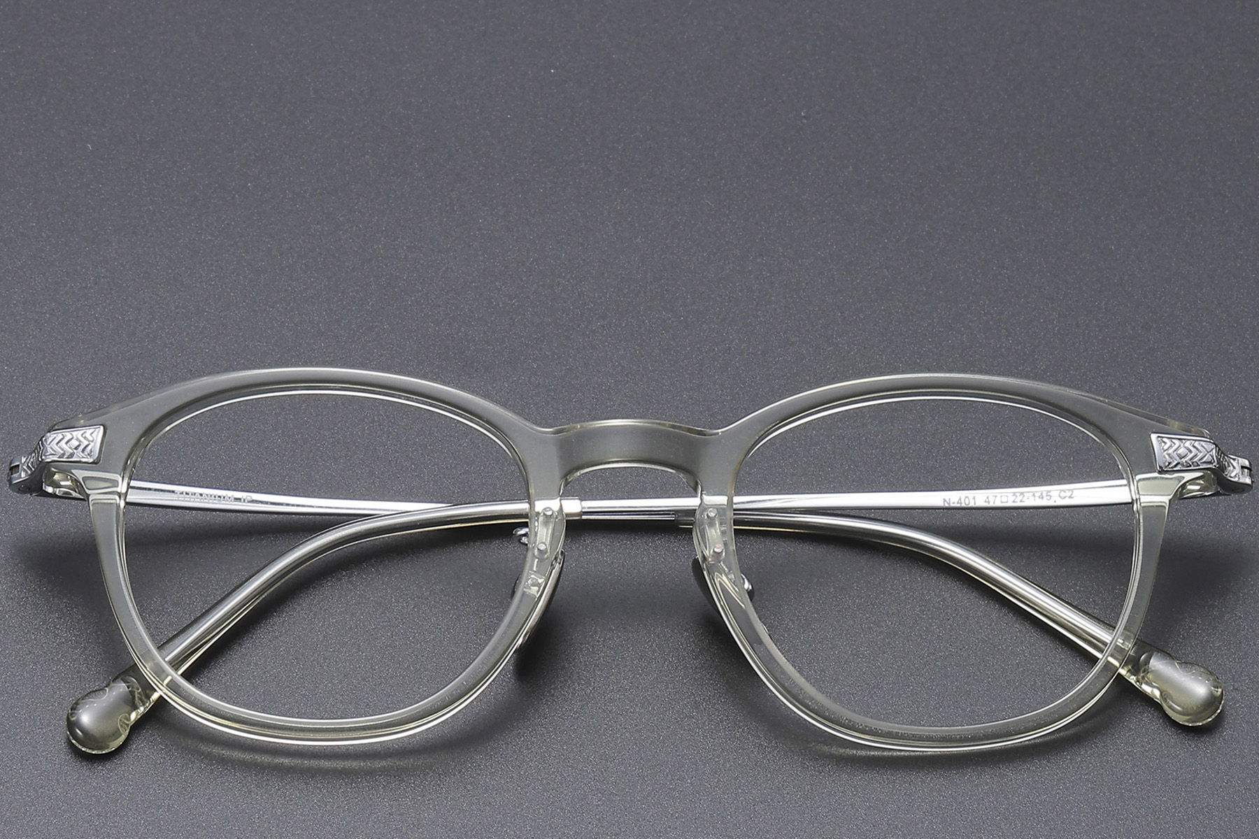 BS1913-0529_Green_Oval_Titanium_Glasses_front