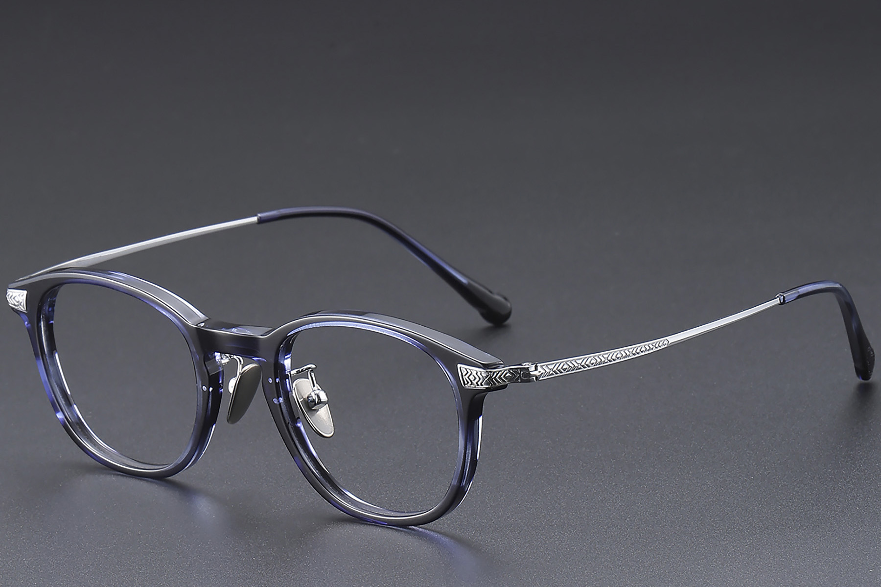 BS1913-0530_Blue_Oval_Titanium_Glasses_corner