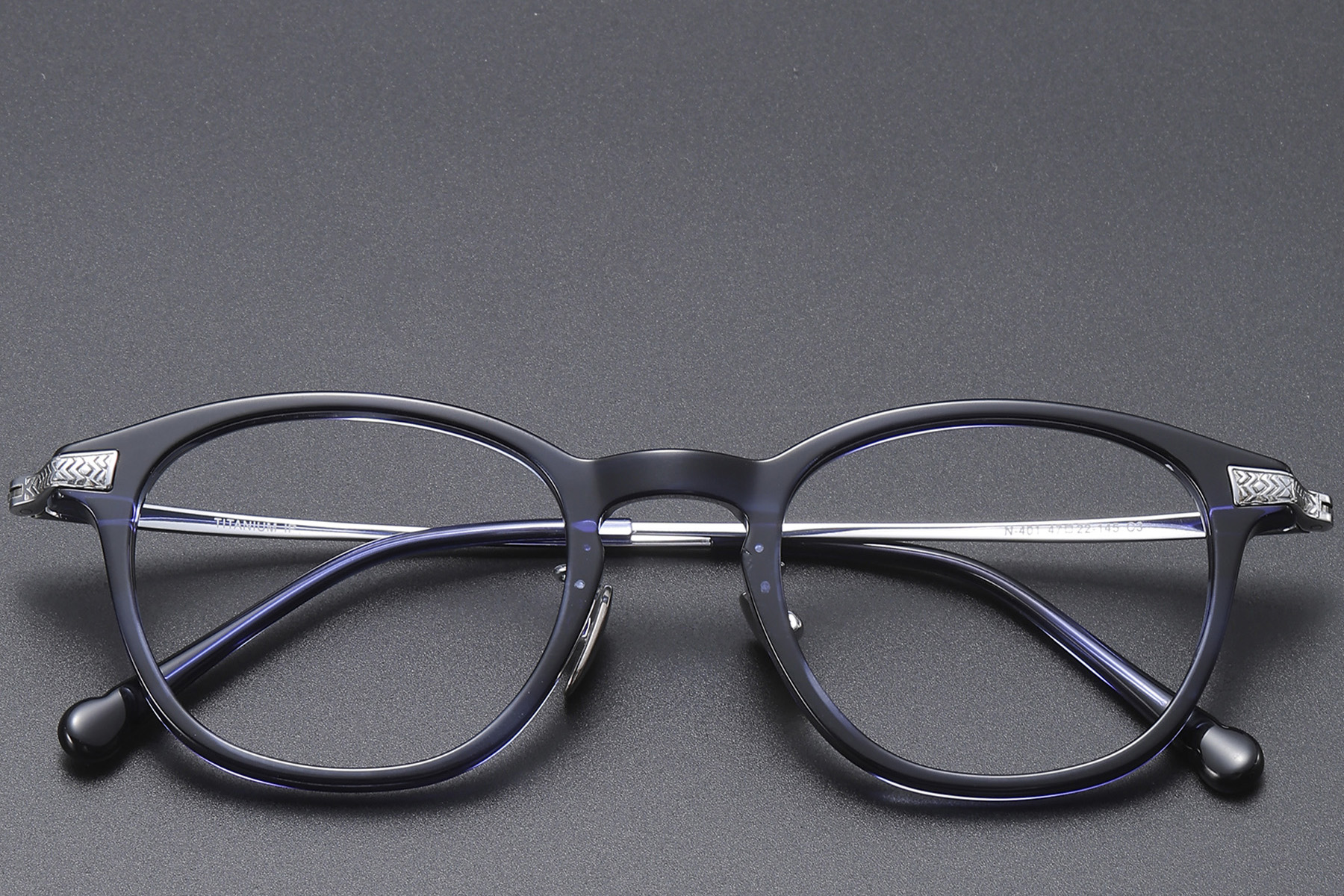 BS1913-0530_Blue_Oval_Titanium_Glasses_front