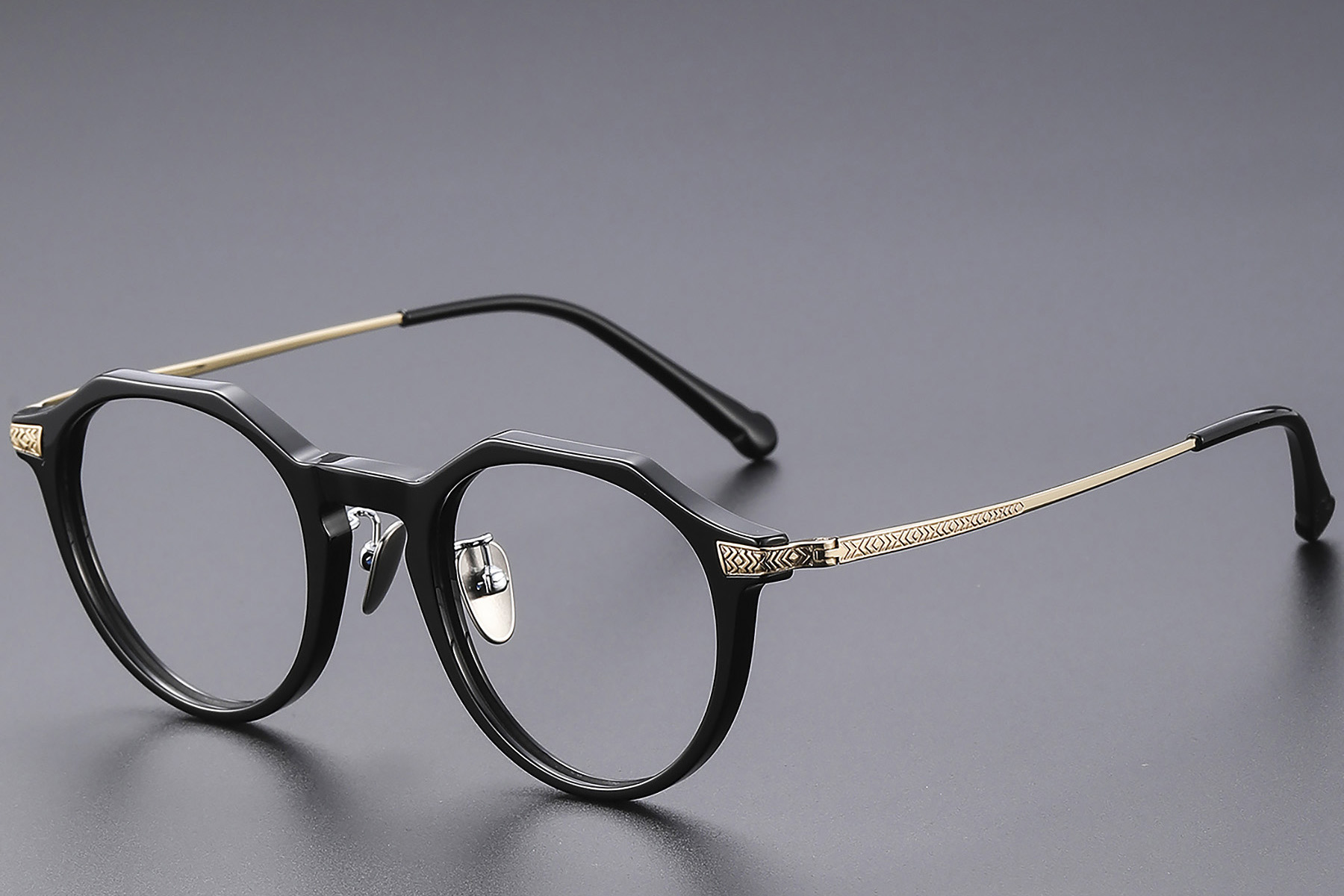 BS1913-0535_Black_Oval_Titanium_Glasses_corner