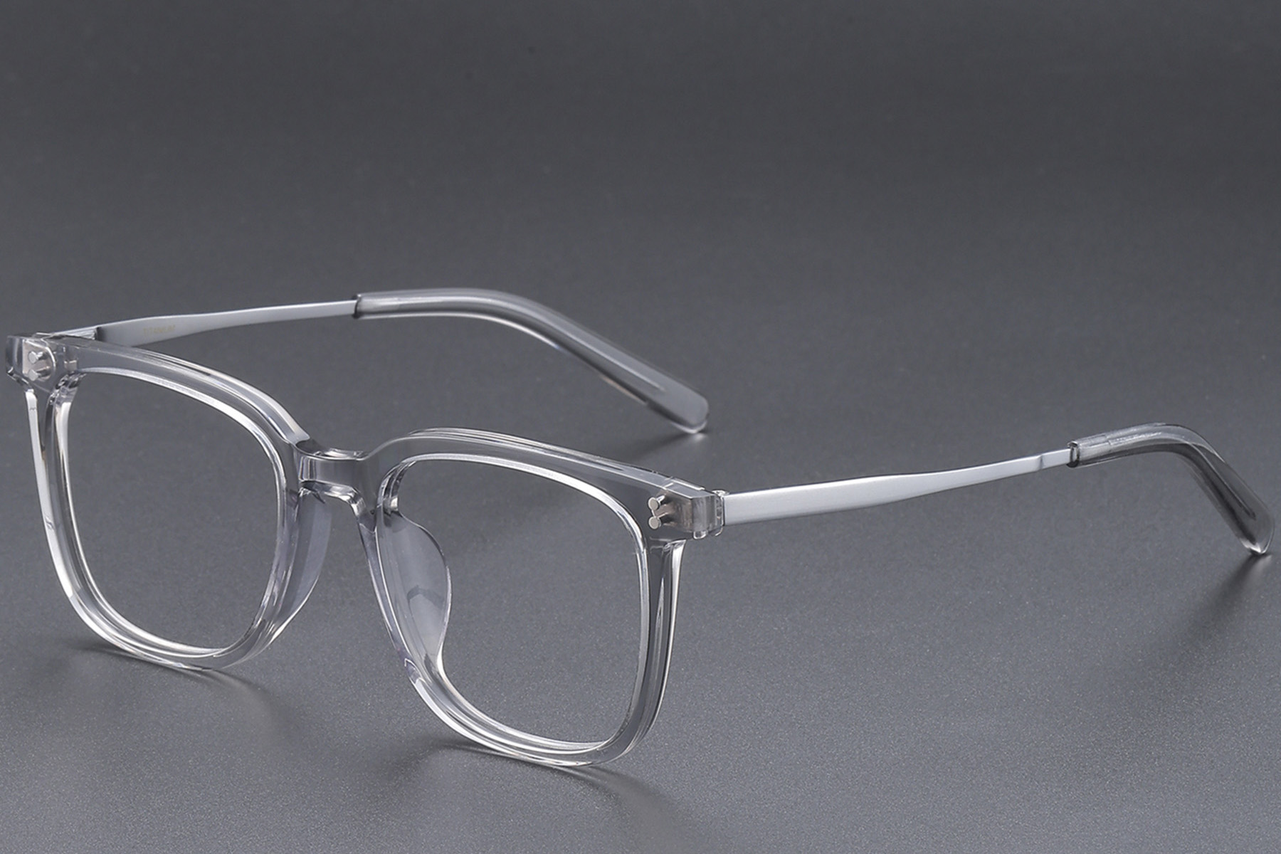 BS1913-0541_Grey_Rectangular_Titanium_Glasses_corner