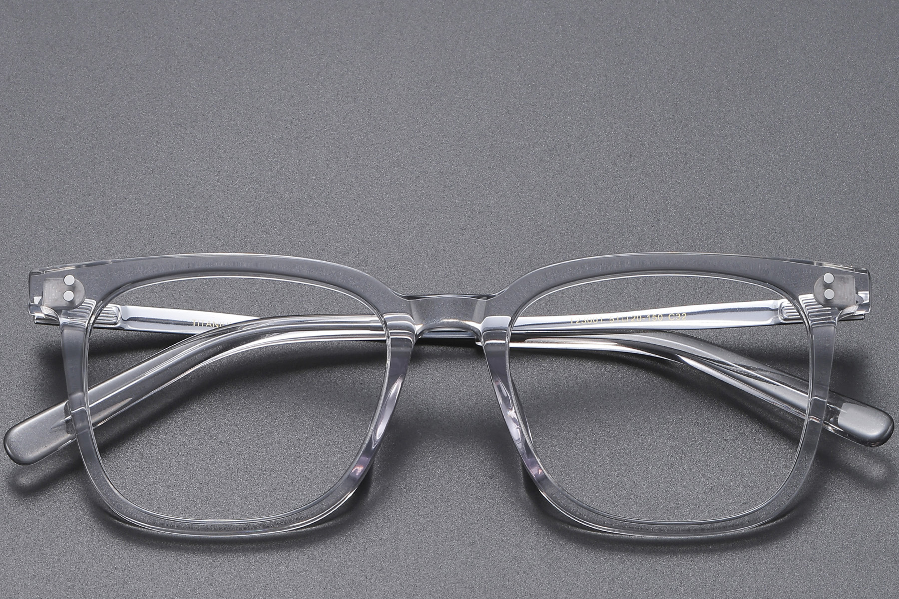 BS1913-0541_Grey_Rectangular_Titanium_Glasses_front