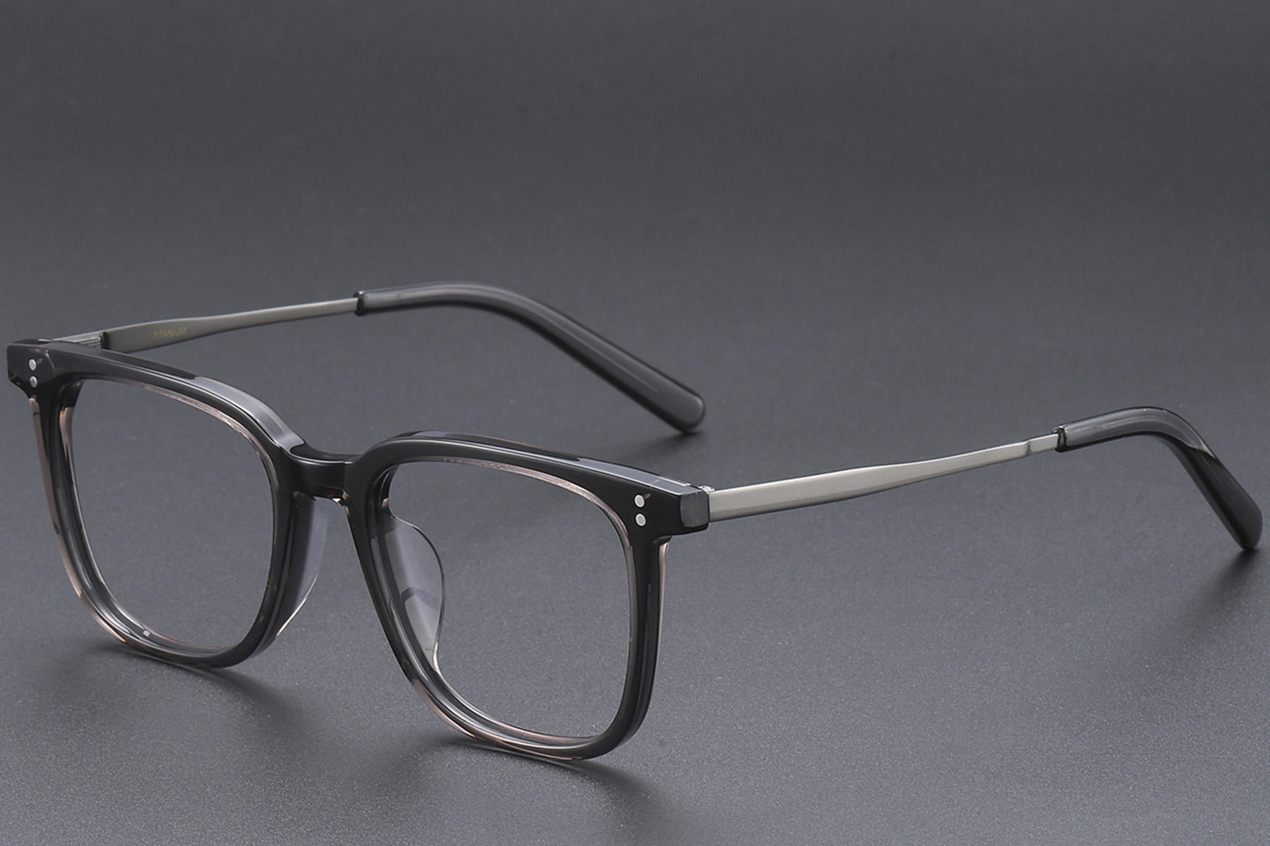 BS1913-0542_Grey_Rectangular_Titanium_Glasses_corner