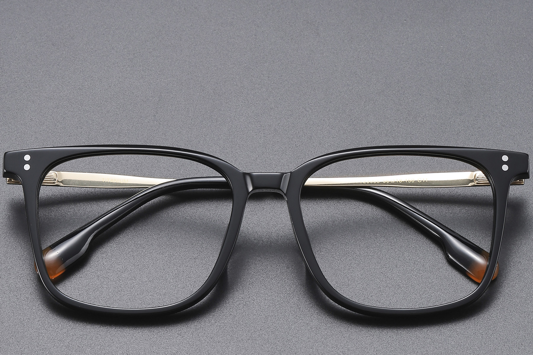 BS1913-0547_Black_Rectangular_Titanium_Glasses_front