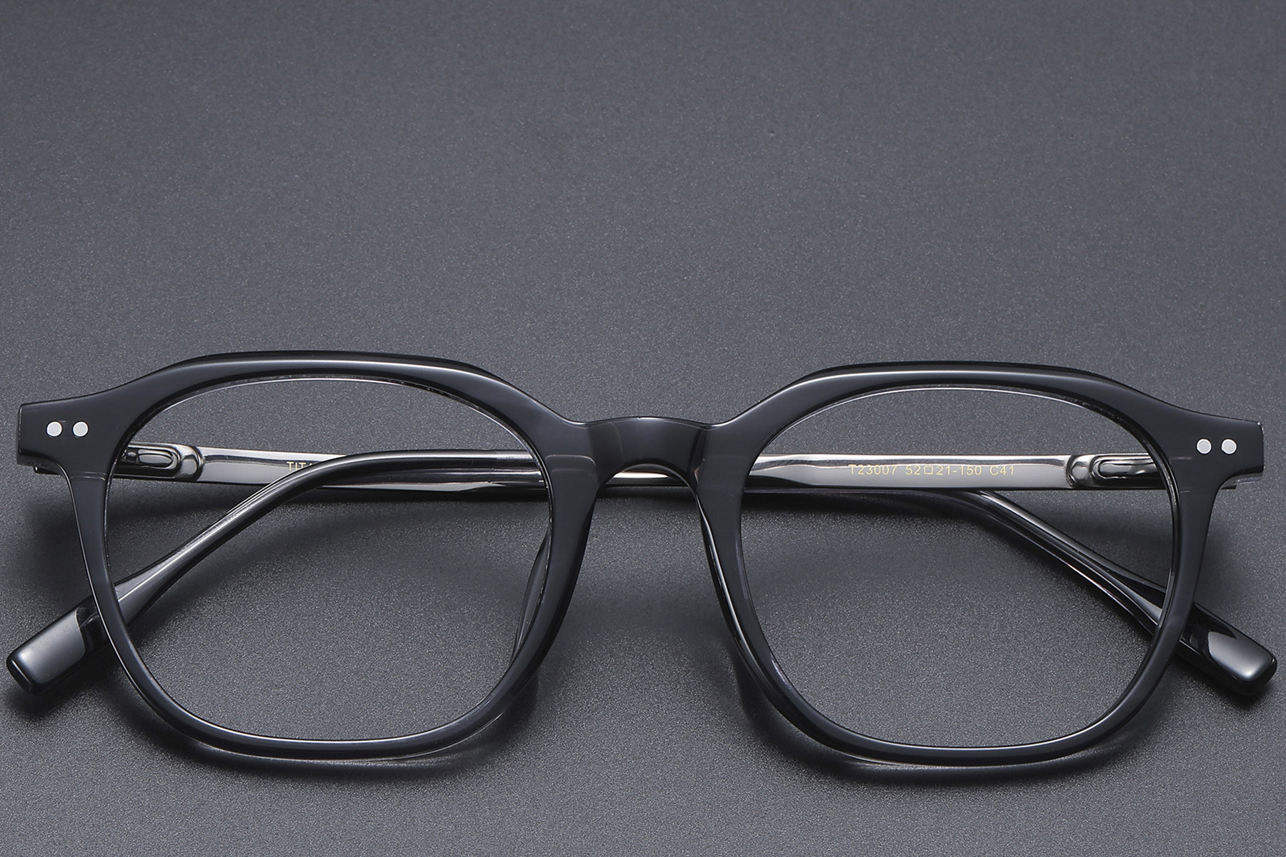 BS1913-0549_Grey_Rectangular_Titanium_Glasses_front