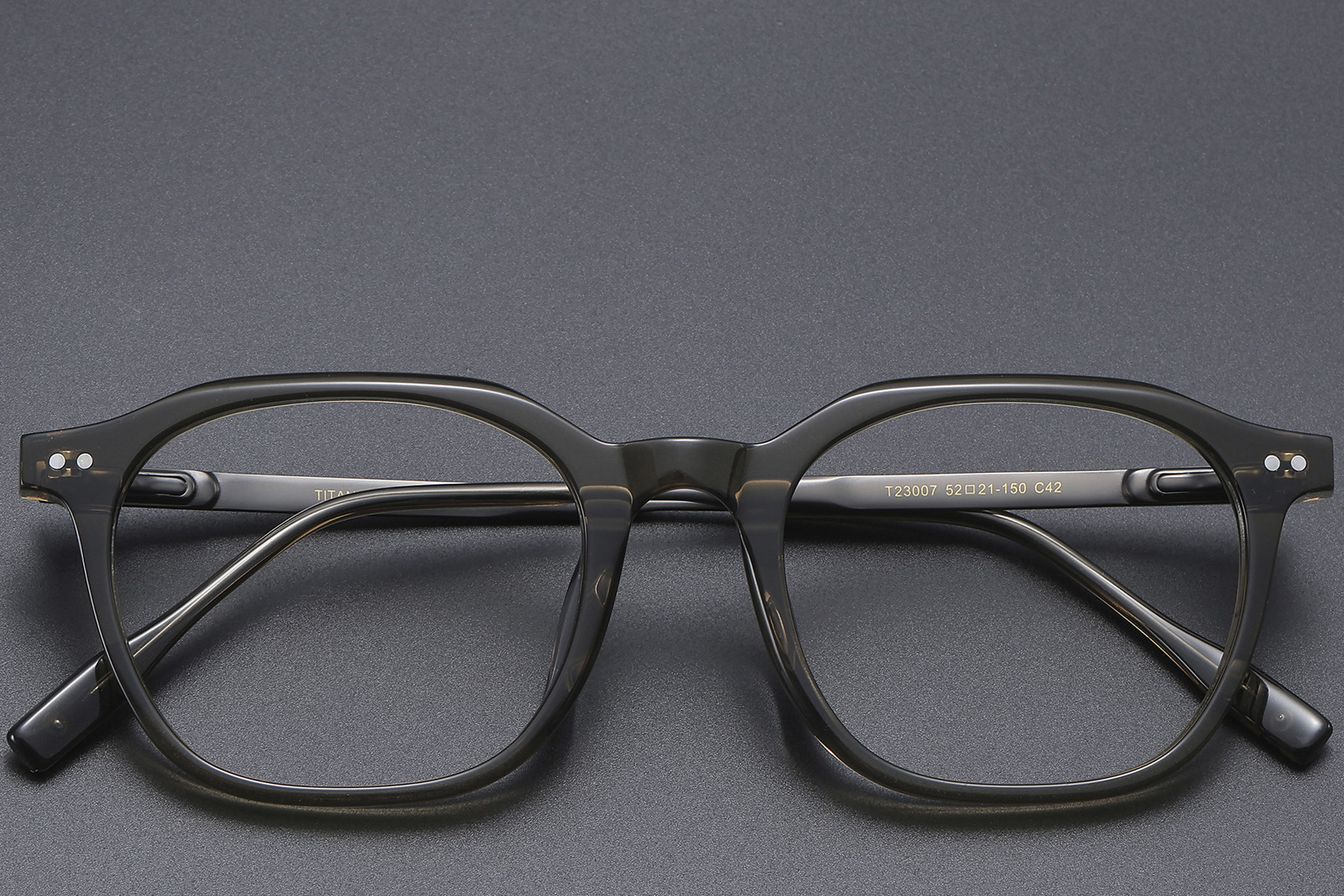 BS1913-0551_Green_Rectangular_Titanium_Glasses_front