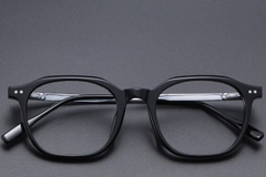 BS1913-0552_Black_Rectangular_Titanium_Glasses_front