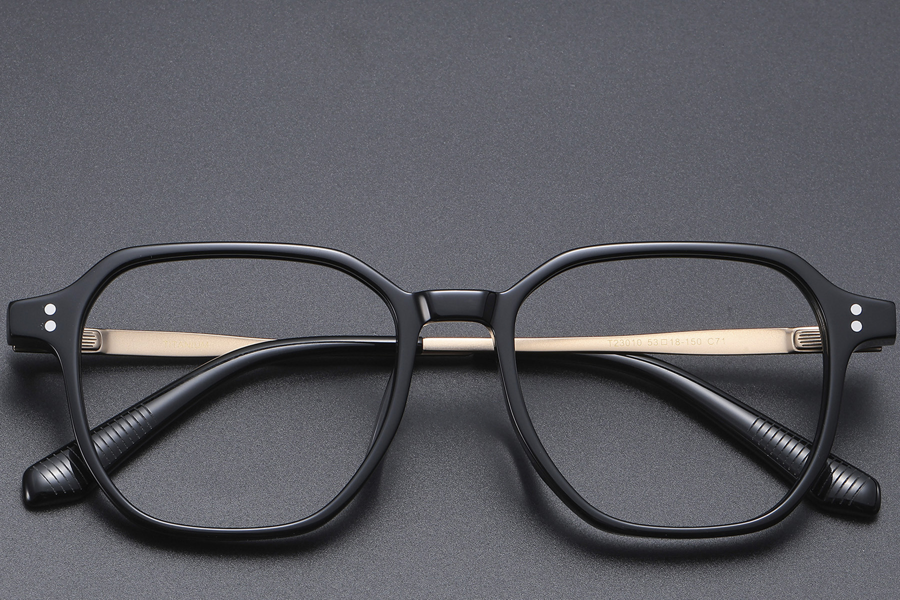 BS1913-0559_Black_Rectangular_Titanium_Glasses_front