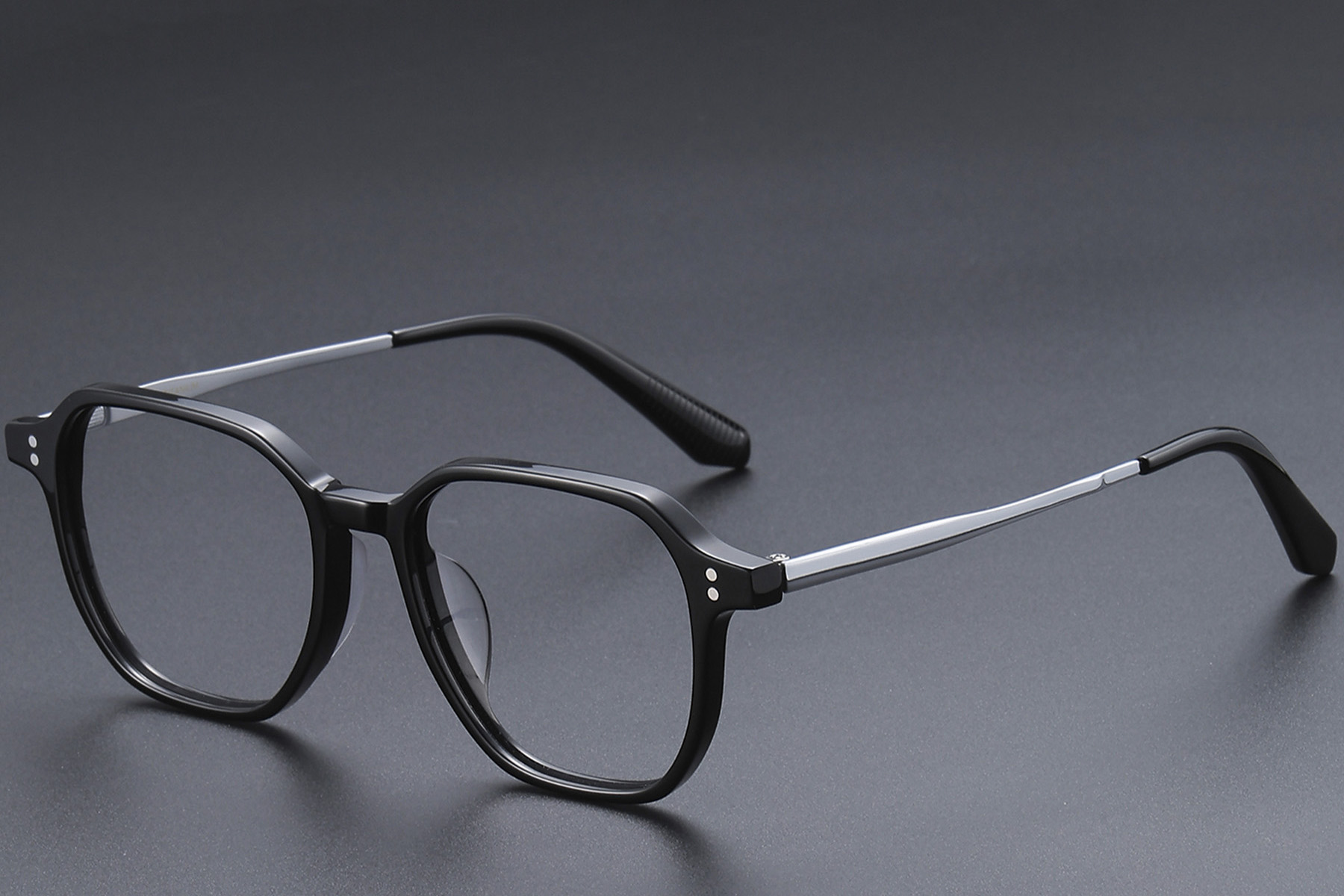BS1913-0560_Black_Rectangular_Titanium_Glasses_corner