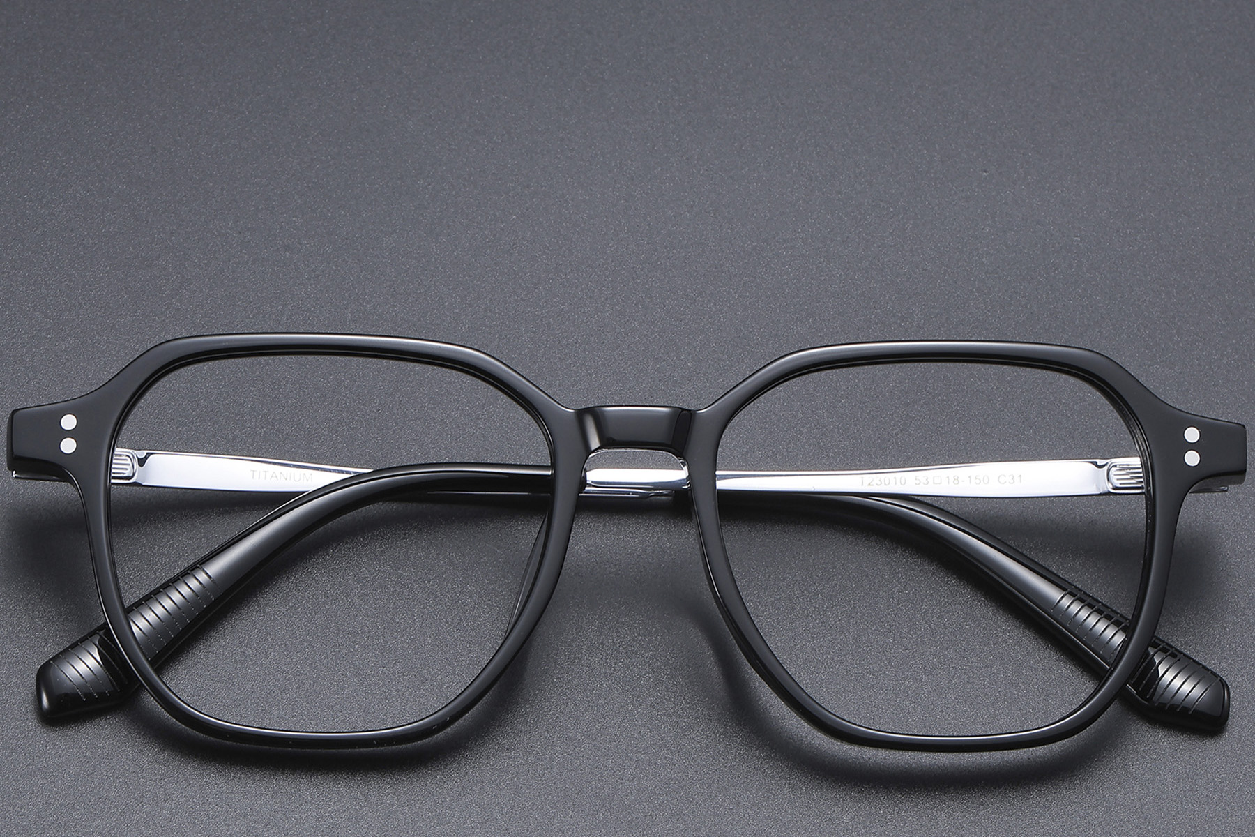 BS1913-0560_Black_Rectangular_Titanium_Glasses_front