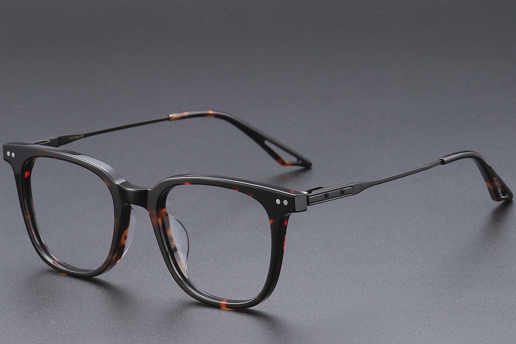 BS1913-0563_Tortoiseshell_Rectangular_Titanium_Glasses_corner