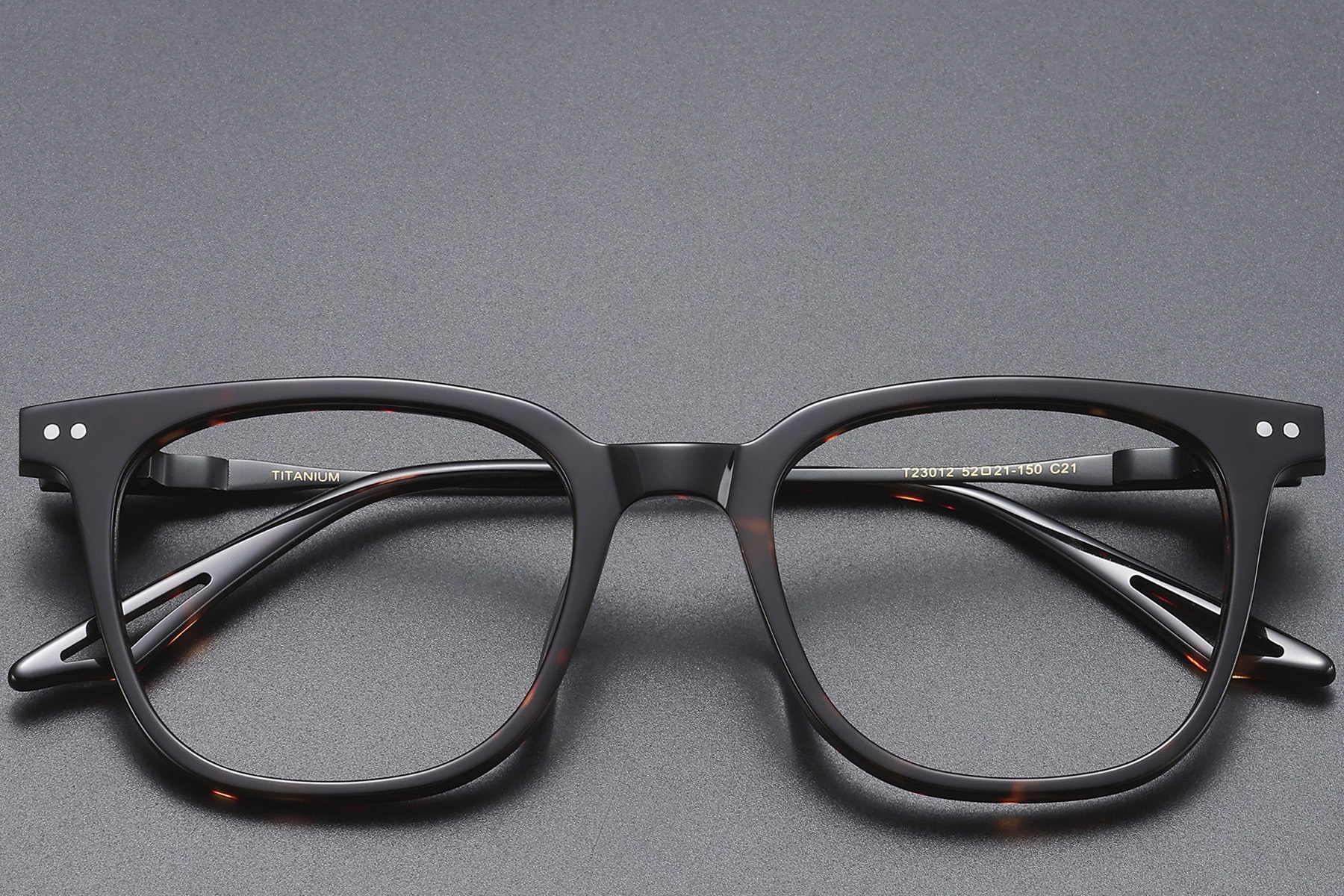BS1913-0563_Tortoiseshell_Rectangular_Titanium_Glasses_front