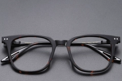 BS1913-0563_Tortoiseshell_Rectangular_Titanium_Glasses_front