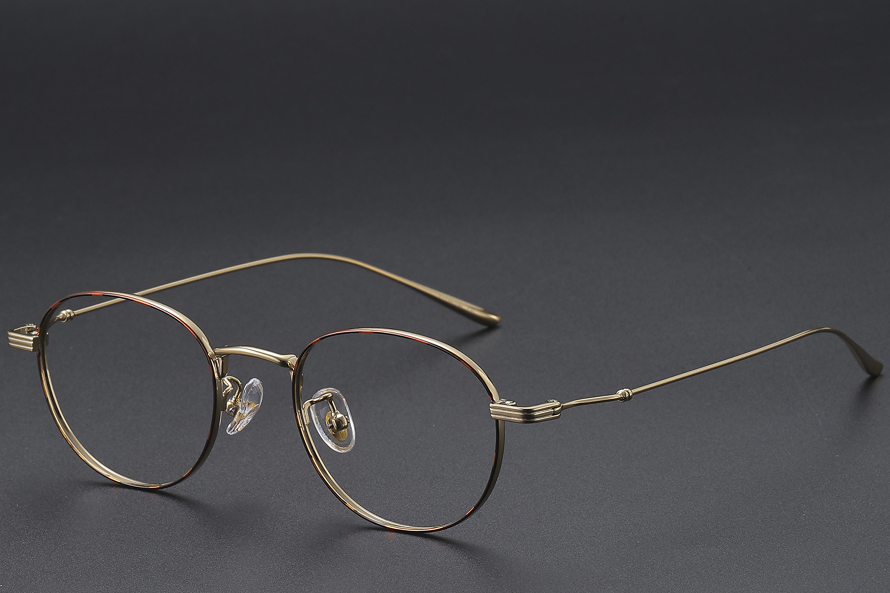 BS1913-0574_Brown_Oval_Titanium_Glasses_corner
