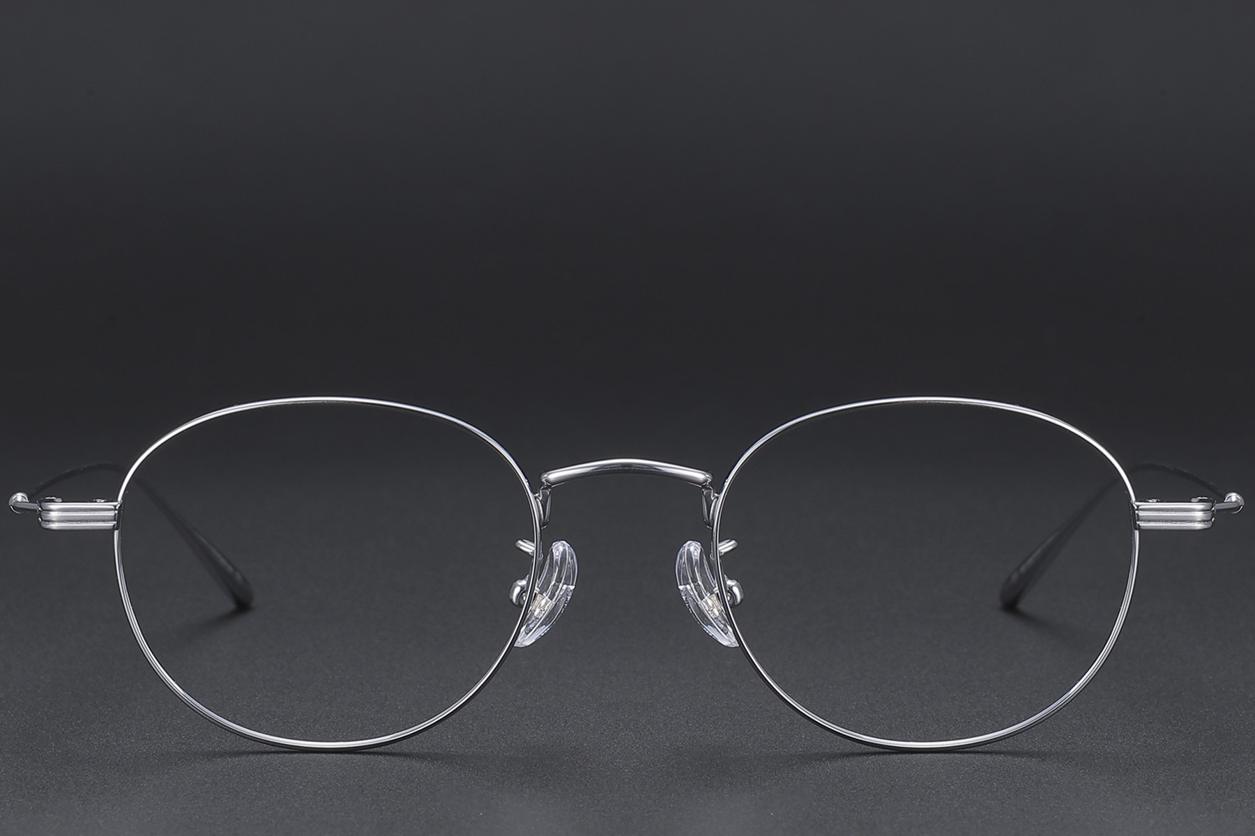 BS1913-0575_Silver_Oval_Titanium_Glasses_front