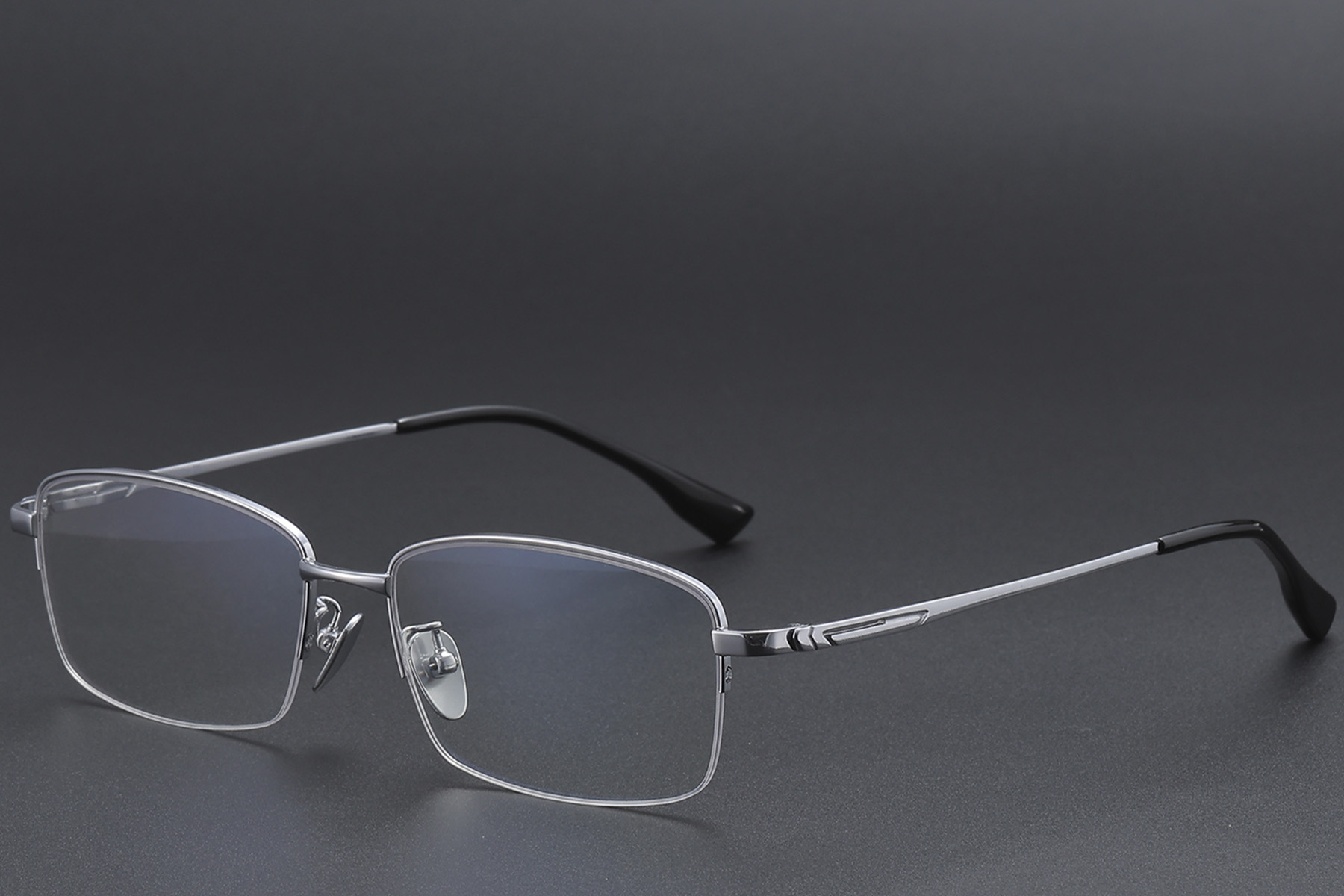 BS1913-0588_Silver_Semi-rimless_Titanium_Glasses_corner