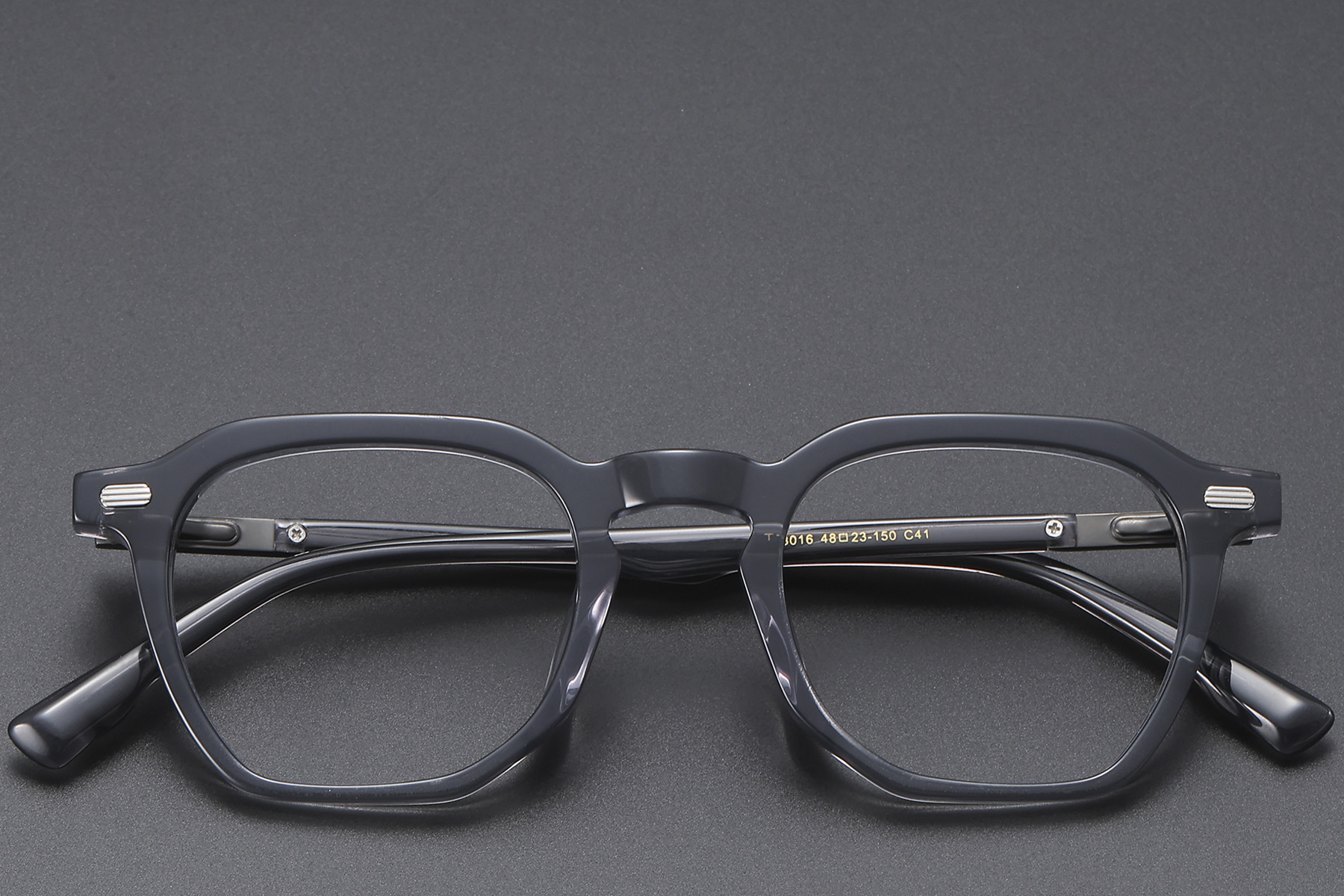 BS1913-0603_Grey_Rectangular_TR90_glasses_front