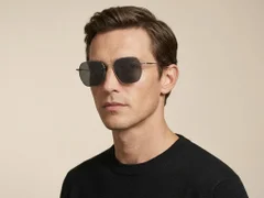 BS1913-0632_Grey_Geometric_Titanium_sunglasses-tryon_male
