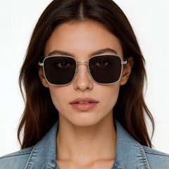 bs1913-0642_silver_rectangular_titanium_sunglasses_model