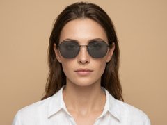 BS1913-0653_Black_Geometric_Titanium_sunglasses-tryon_female