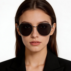 bs1913-0657_grey_geometric_titanium_sunglasses_model