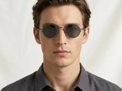BS1913-0669_Grey_Round_Titanium_sunglasses-tryon_male