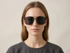 BS1913-0673_Black_Aviator_Titanium_sunglasses-tryon_female