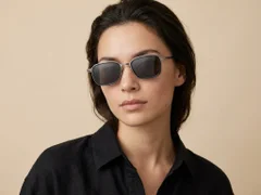 BS1913-0701_Black_Rectangular_Titanium_sunglasses-tryon_female