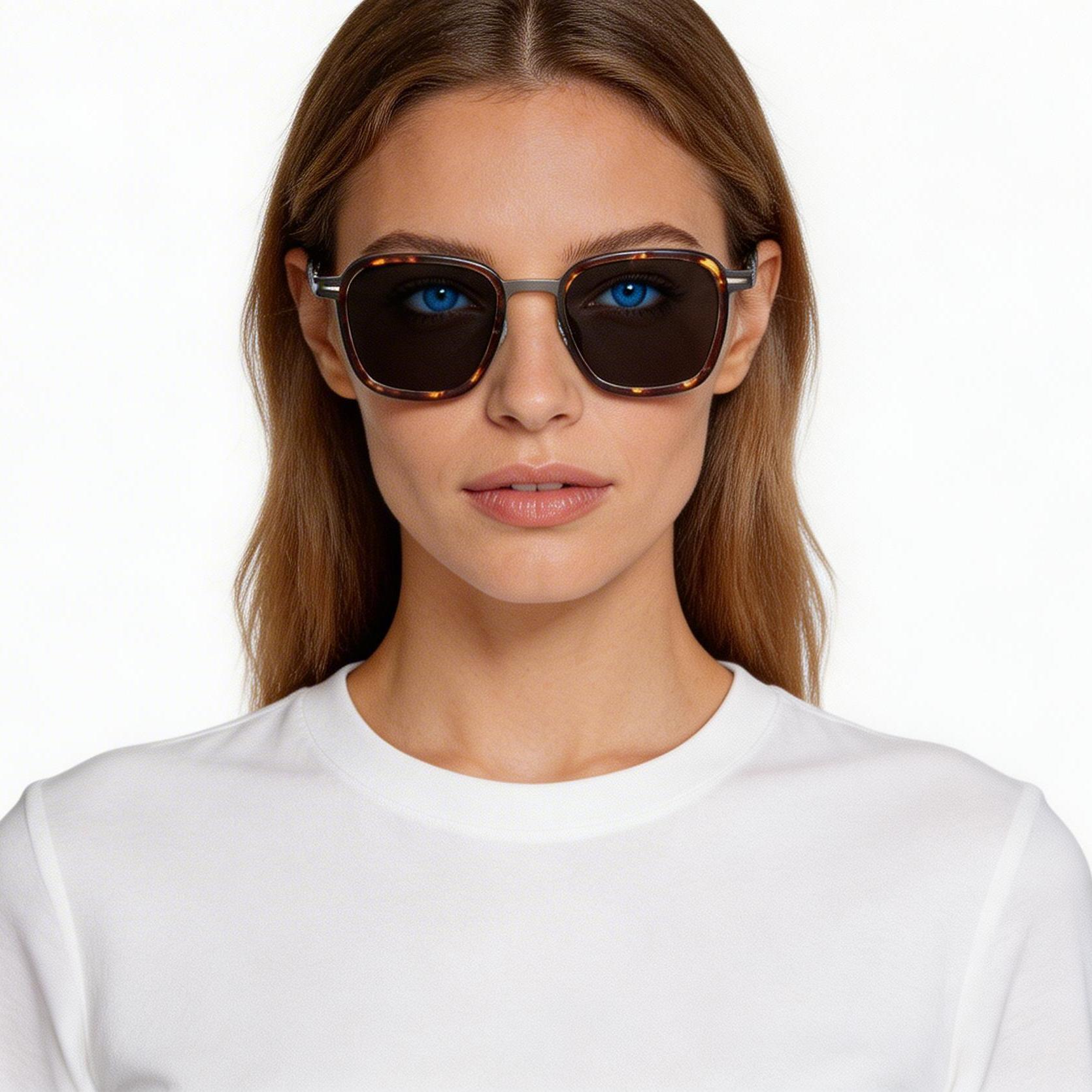 bs1913-0702_tortoiseshell_rectangular_titanium_sunglasses_model