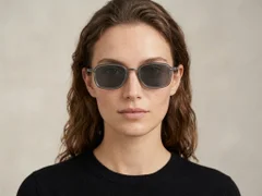 BS1913-0703_Grey_Rectangular_Titanium_sunglasses-tryon_female
