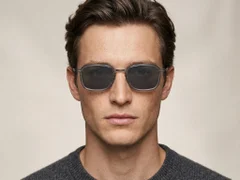 BS1913-0703_Grey_Rectangular_Titanium_sunglasses-tryon_male