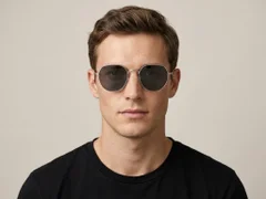 BS1913-0708_Silver_Oval_Titanium_sunglasses-tryon_male