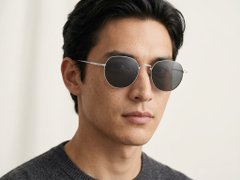 BS1913-0709_Black_Oval_Titanium_sunglasses-tryon_male