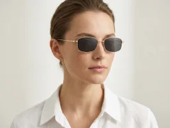 BS1913-0712_Golden_Rectangular_Titanium_sunglasses-tryon_female