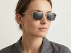BS1913-0716_Golden_Rectangular_Titanium_sunglasses-tryon_female
