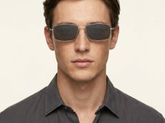 BS1913-0718_Silver_Rectangular_Titanium_sunglasses-tryon_male