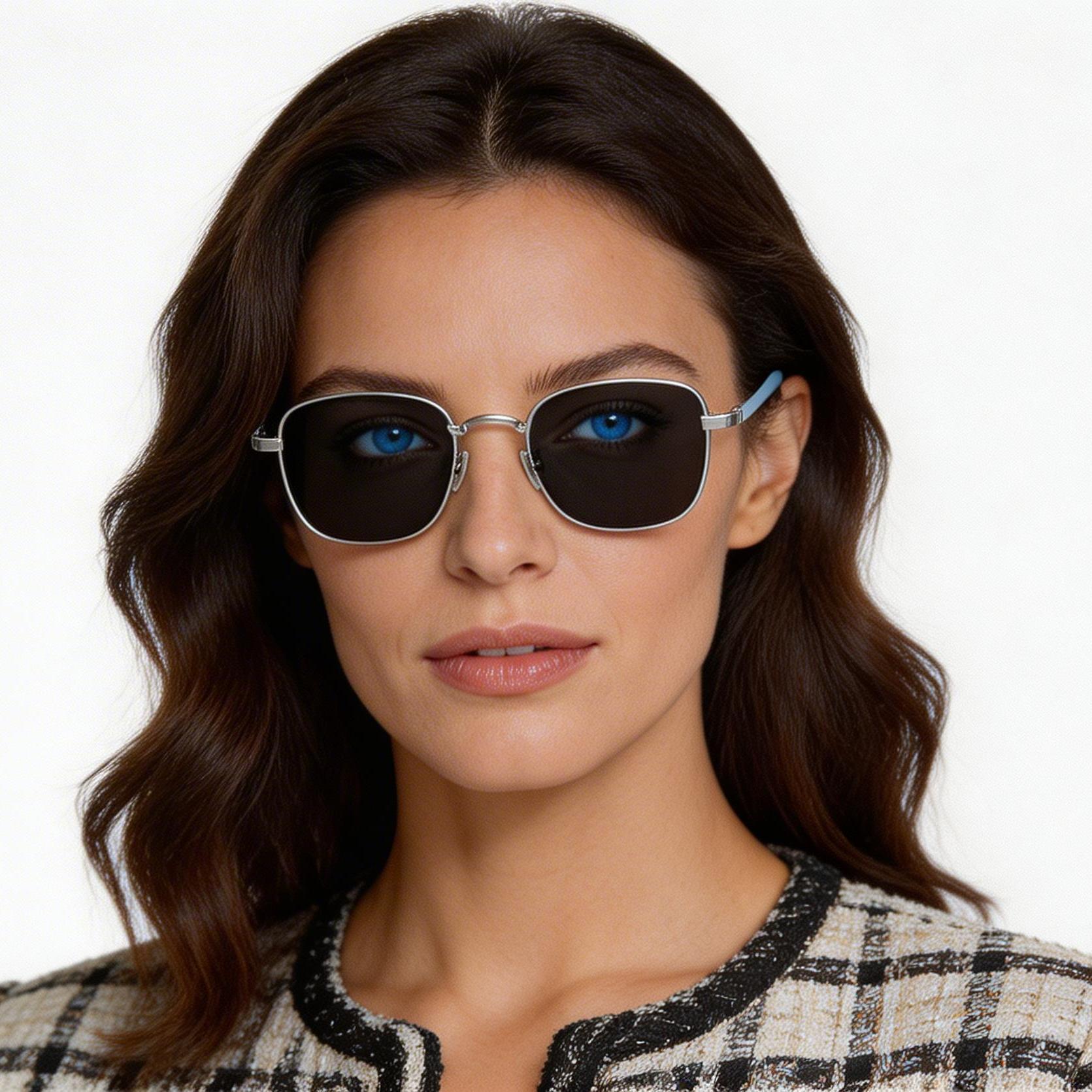 bs1913-0722_silver_rectangular_titanium_sunglasses_model