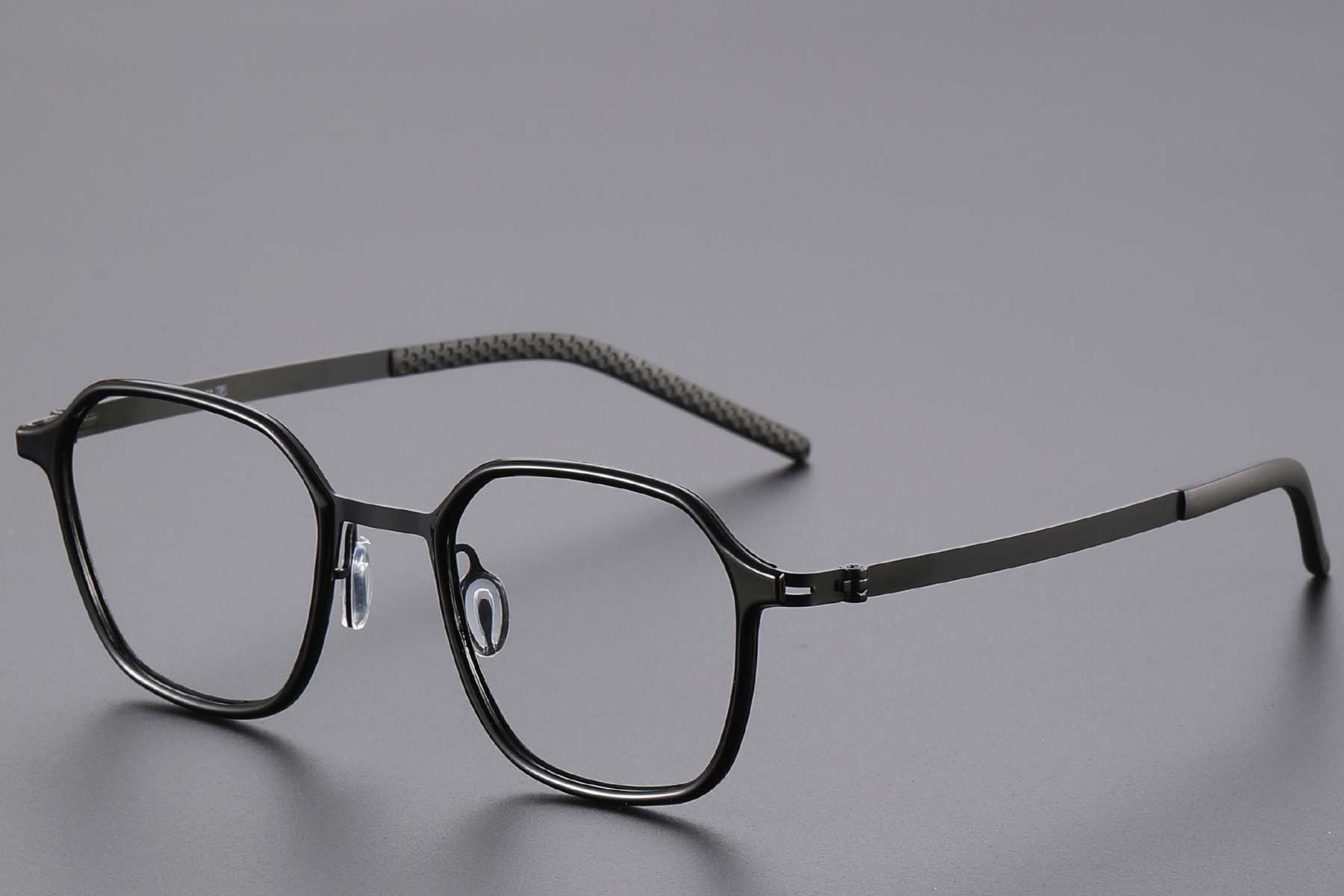 BS1913-0758_Black_Rectangular_Titanium_Glasses_corner