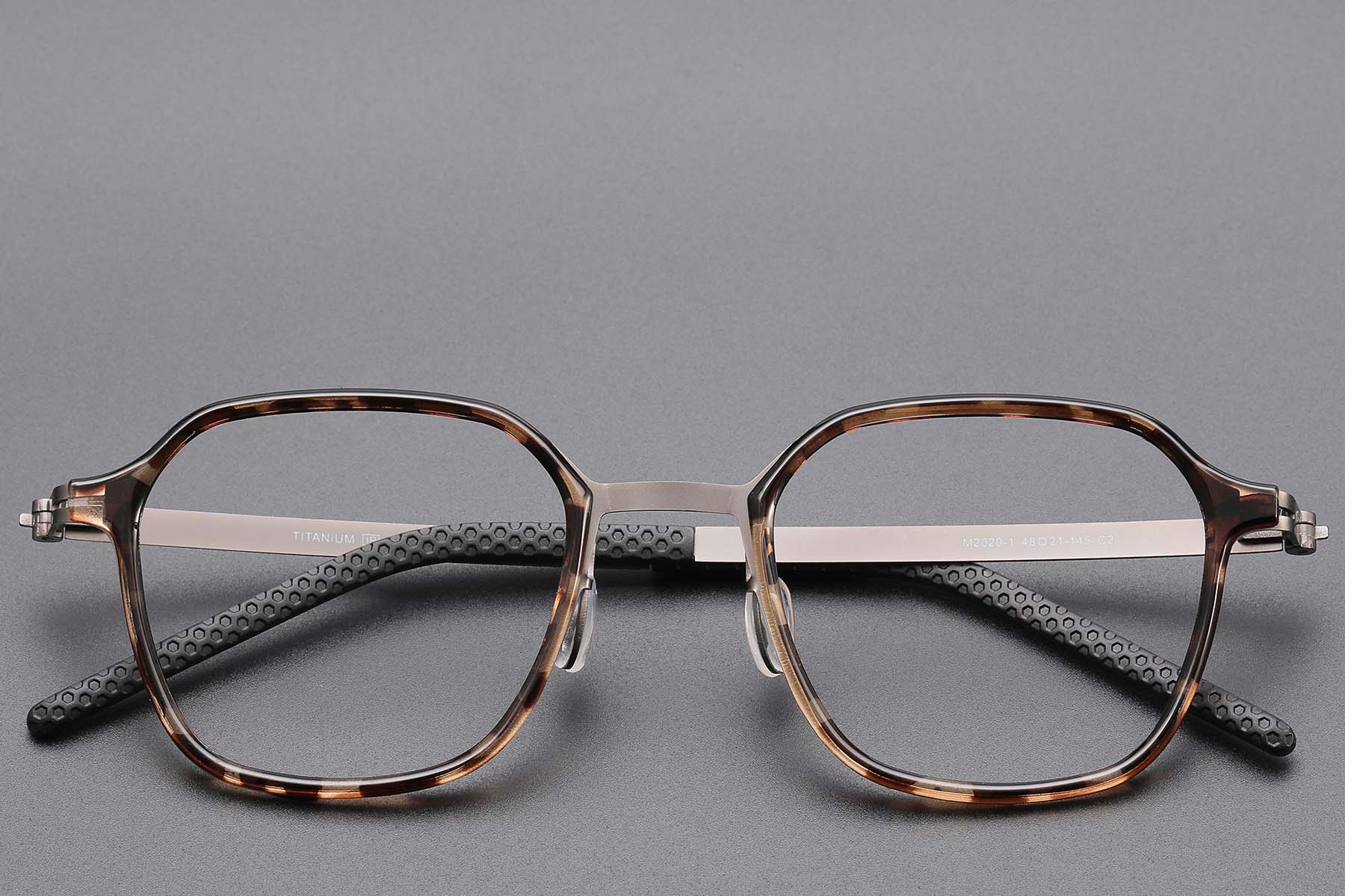 BS1913-0759_Tortoiseshell_Rectangular_Titanium_Glasses_front