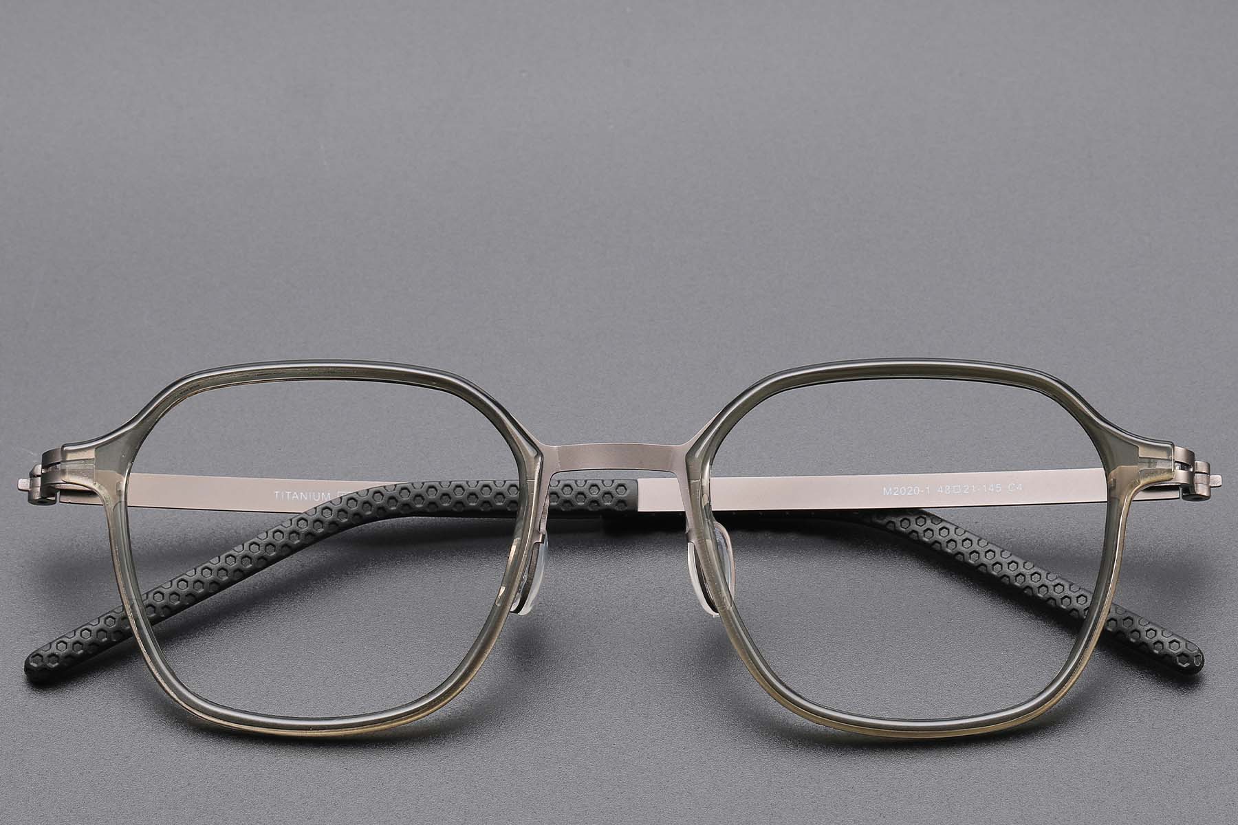 BS1913-0761_Green_Rectangular_Titanium_Glasses_front