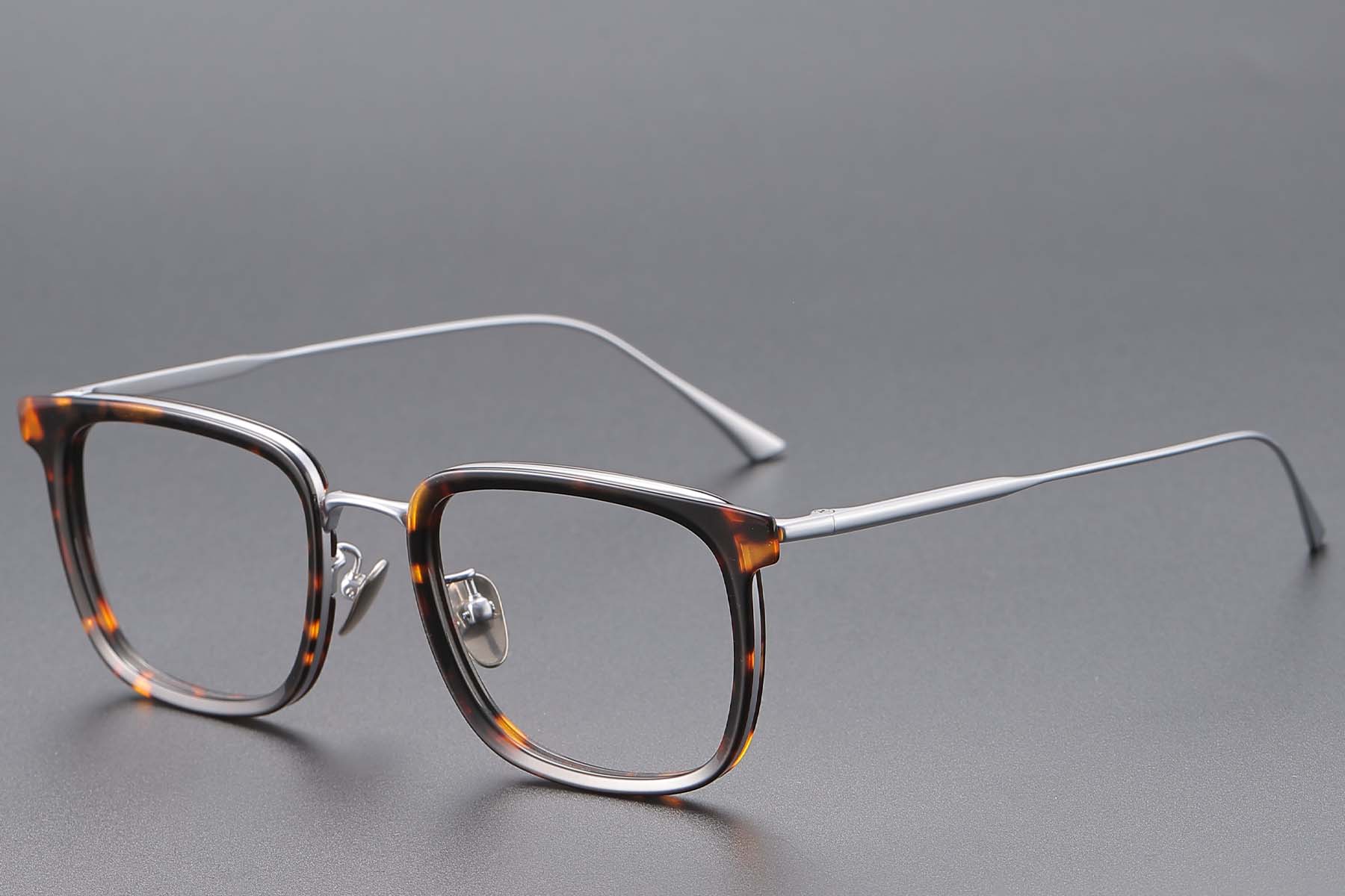 BS1913-0781_Tortoiseshell_Rectangular_Titanium_glasses_corner