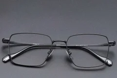 BS1913-0823_Black_Rectangular_Titanium_glasses_front