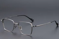 BS1913-0827_Grey_Rectangular_Titanium_glasses_corner