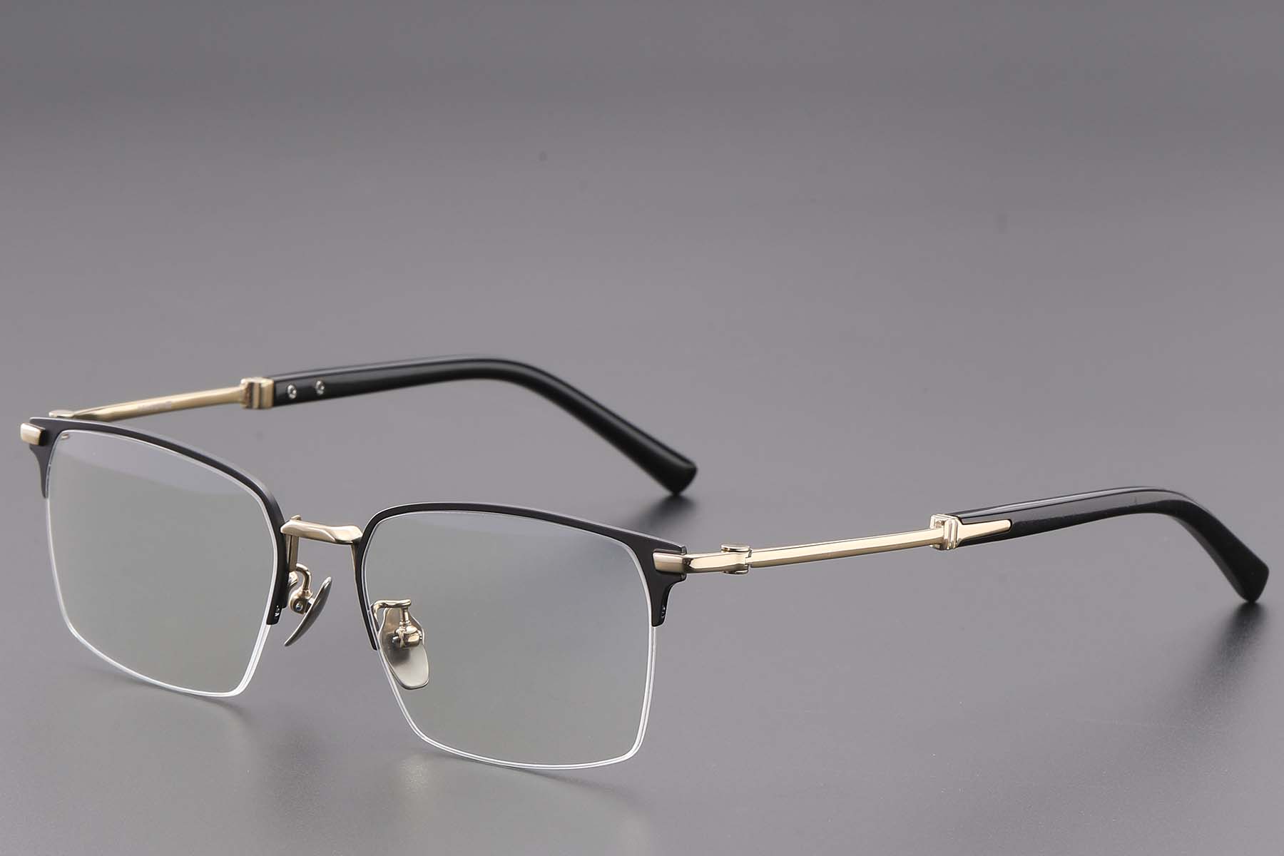 BS1913-0853_Black_Semi-rimless_Titanium_glasses_corner