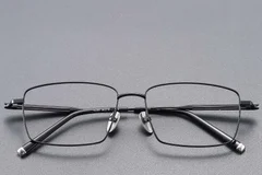 BS1913-0854_Black_Rectangular_Titanium_glasses_front
