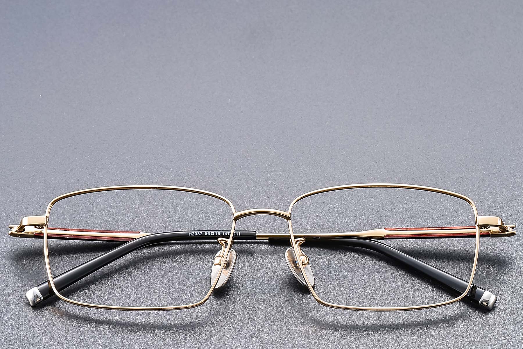 BS1913-0855_Golden_Rectangular_Titanium_glasses_front