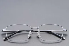 BS1913-0856_Silver_Rectangular_Titanium_glasses_front