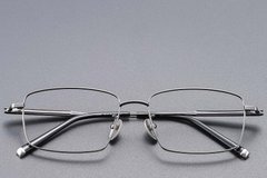 BS1913-0857_Grey_Rectangular_Titanium_glasses_front
