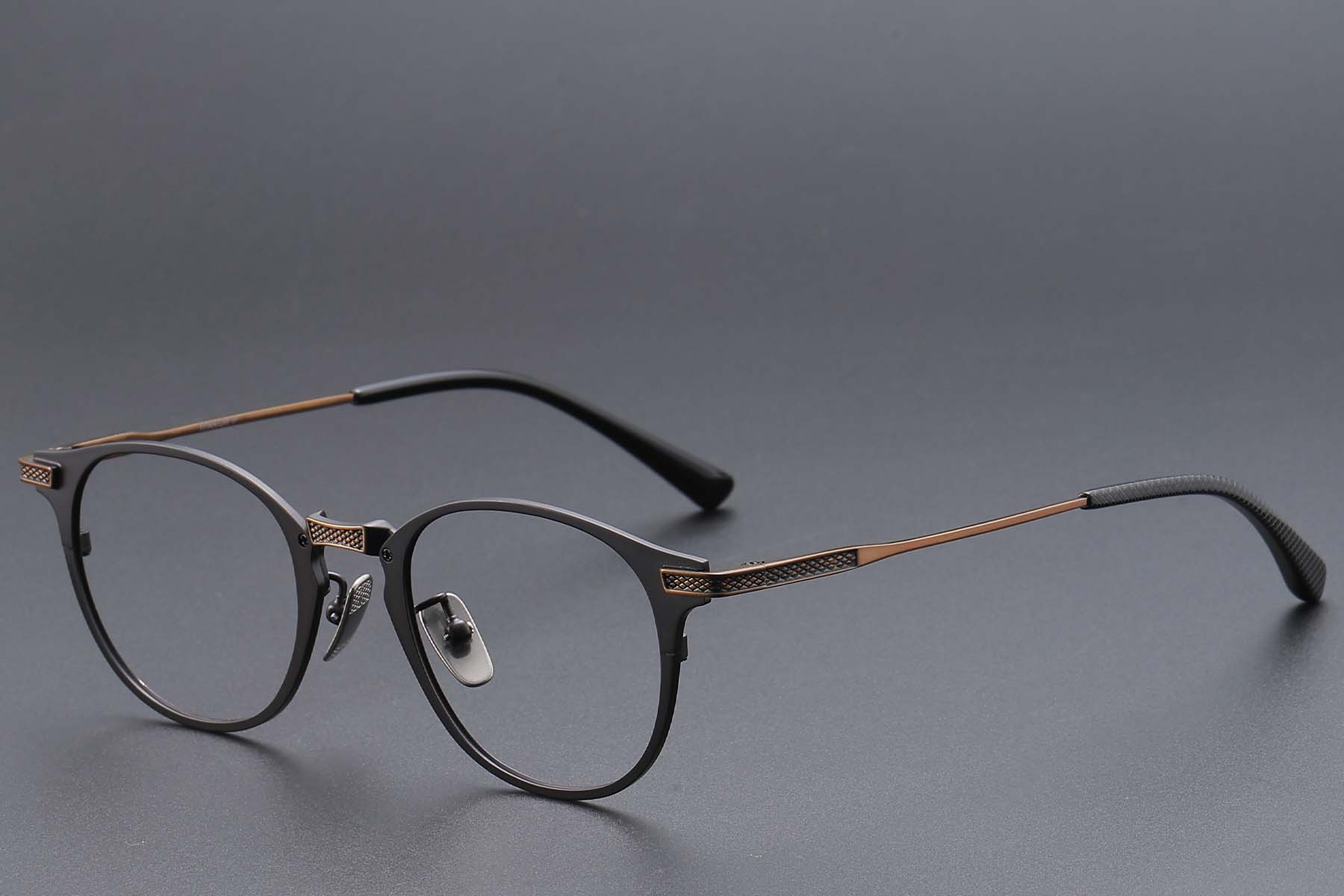 BS1913-0861_Black_Oval_Titanium_glasses_corner