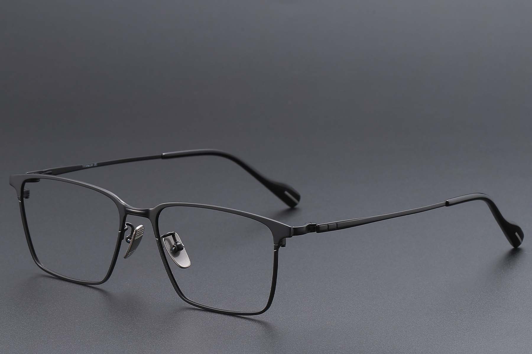 BS1913-0862_Black_Rectangular_Titanium_glasses_corner
